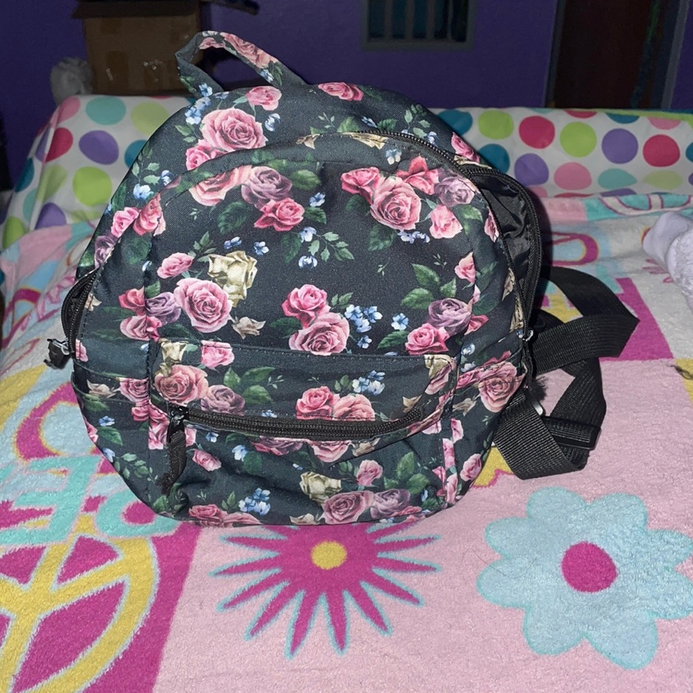•mini floral backpack•